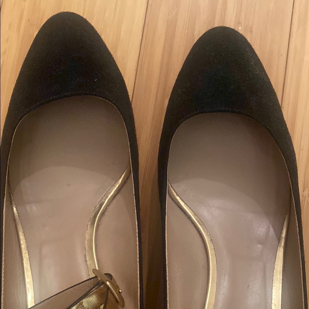 Chloe Black Flats with Gold Accents - Picture 7 of 7